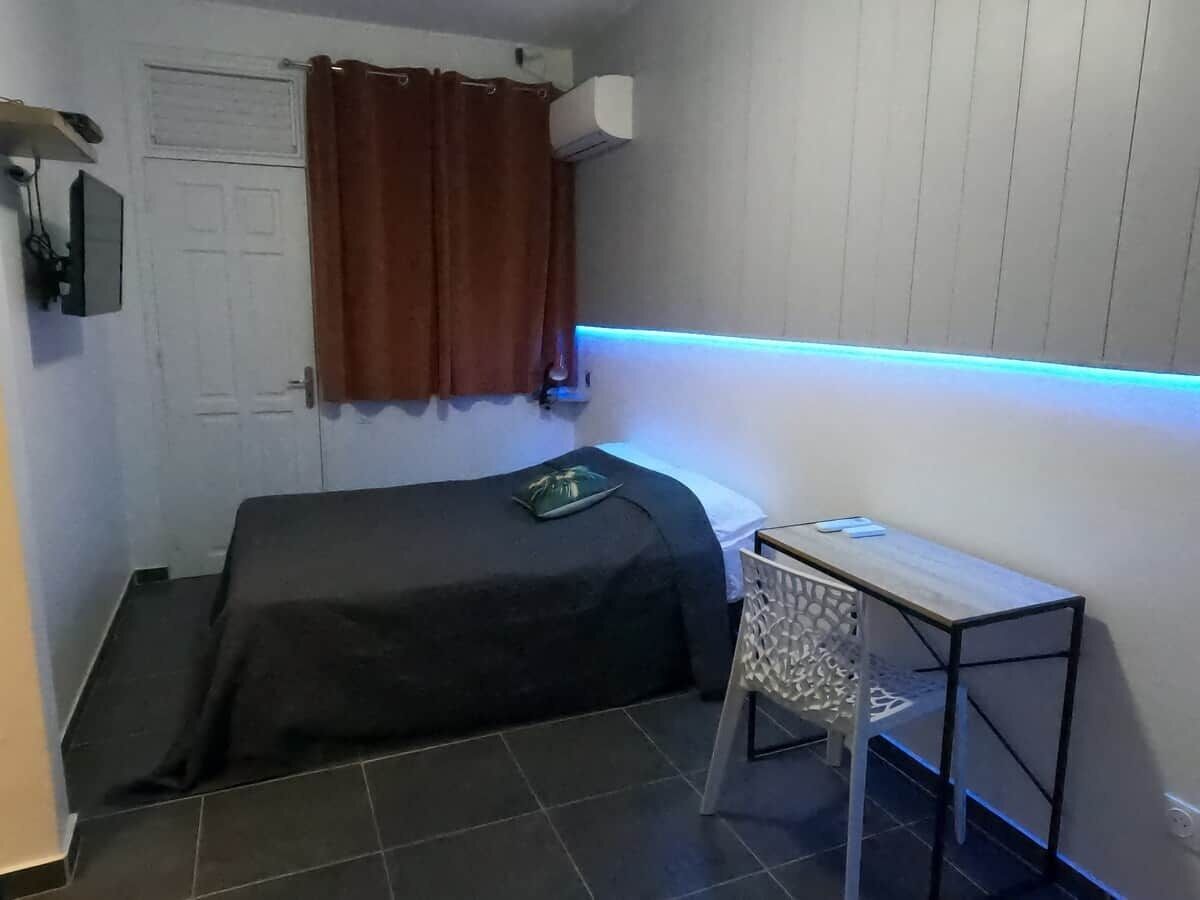 1 bedroom, desk, iron/ironing board, free WiFi