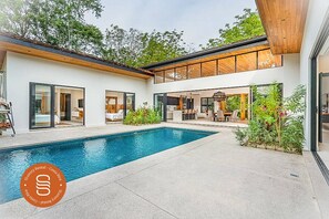 Pool - Spacious 4-bedroom villa with AC in tranquil Tamarindo (Tamarindo)