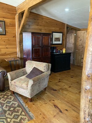 Interior - King Lodge Room 1  in perfect Parrottsville TN (Parrottsville)