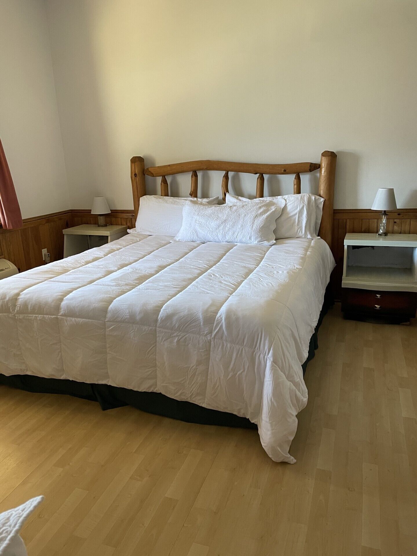 WiFi, bed sheets