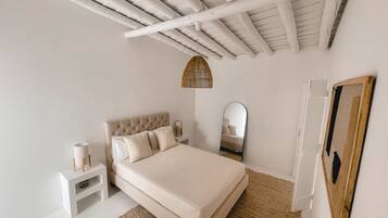 2 bedrooms, bed sheets