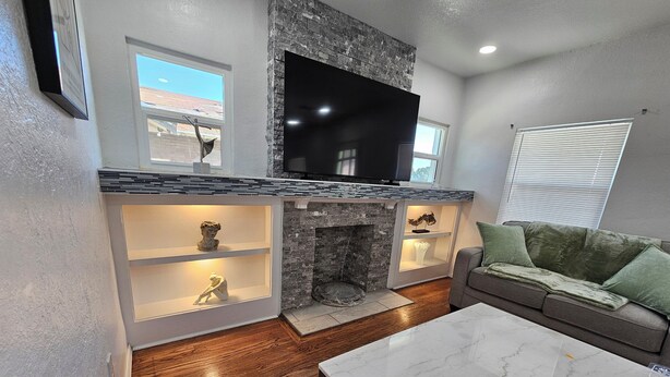 Living area - Central Close to Downtown, Airport, Fort bliss, Restaurants , Entertainment,UTEP (El Paso)