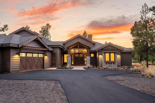 Elegant Bend Estate. Refined Comfort in Central Oregon