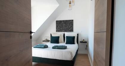 Coeur de Rochefort-en-terre: Charming renovation, swimming pool & all on foot