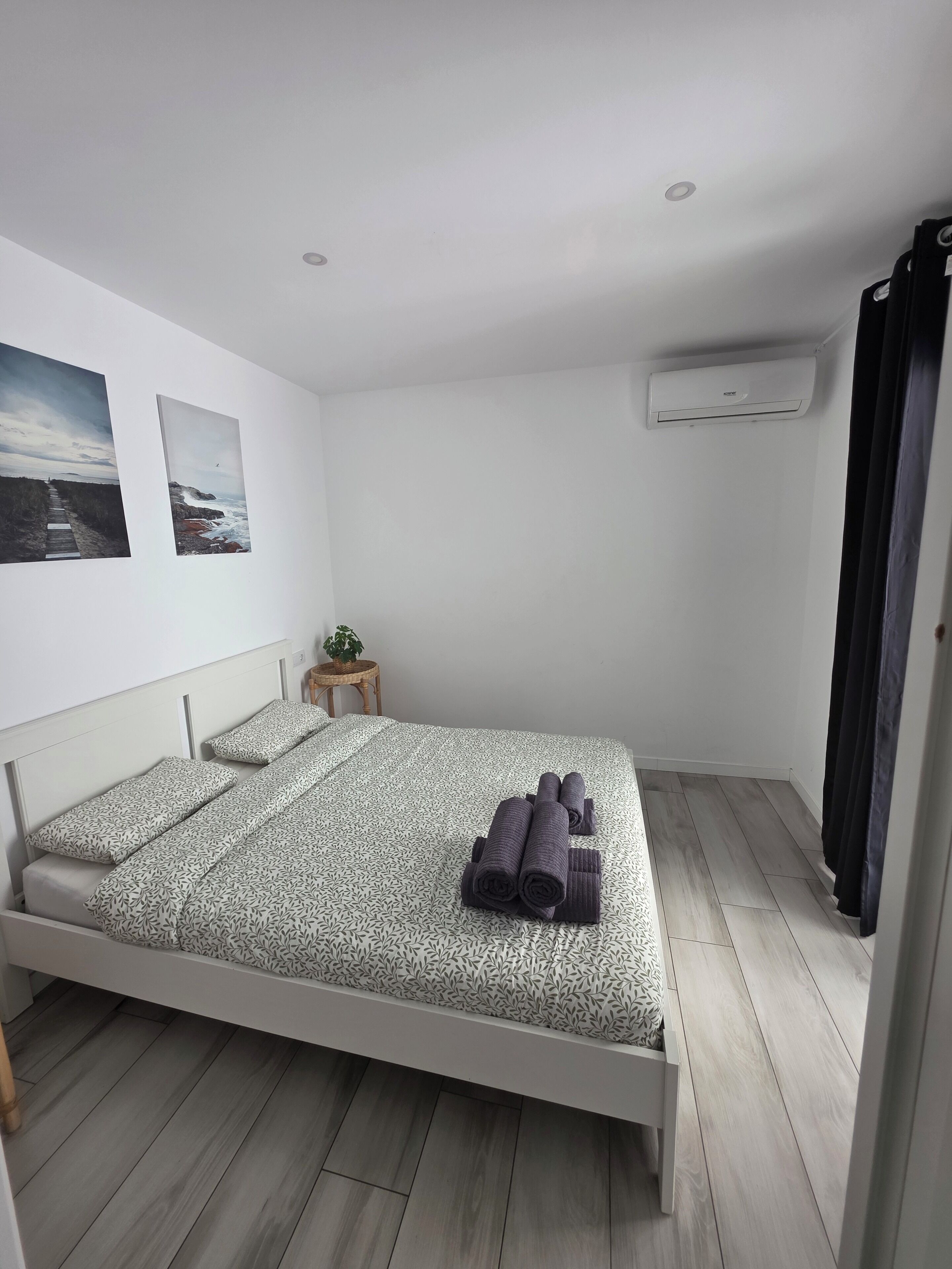 Fer et planche à repasser, Wi-Fi gratuit, draps fournis