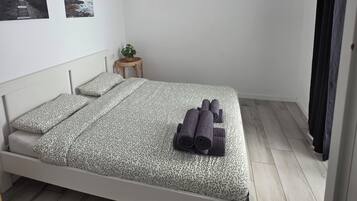 Fer et planche à repasser, Wi-Fi gratuit, draps fournis