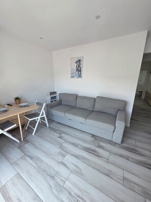 Living area - Maris 3 - Sunny Top Floor Apartment in Central Lloret (Lloret de Mar)
