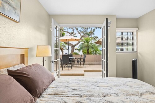 Bay Breeze Beach House | Steps to Mission Bay & the Ocean