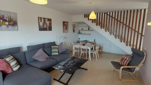 Living area - 2 Bedroom Villa with Heated Pool, Hot Tub, Air Con & Roof Terrace (Playa Blanca)
