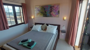 Room - 2 Bedroom Villa with Heated Pool, Hot Tub, Air Con & Roof Terrace (Playa Blanca)