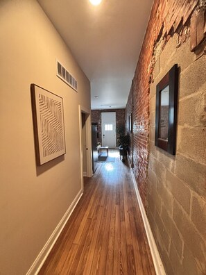 Interior - Benton Park Walkable Apartment- IN1S (St. Louis)