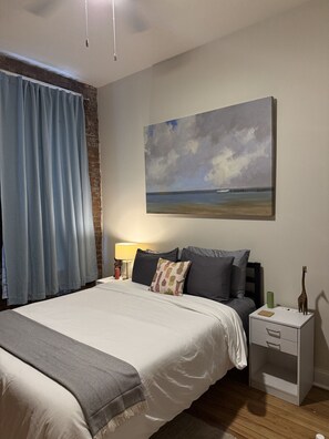 2 habitaciones, escritorio, tabla de planchar con plancha y wifi 