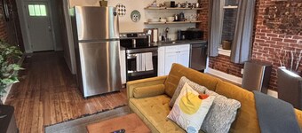 Benton Park Walkable Apartment- IN1S