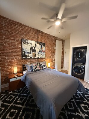 Iron/ironing board, WiFi, bed sheets - Benton Park Hideout- IN1N (St. Louis)