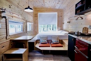 2 bedrooms, desk, free WiFi, bed sheets