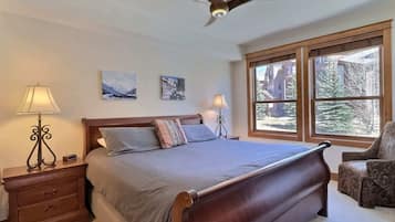 Luxury Apartment, 4 Bedrooms, Mountain View | Individually decorated, individually furnished, iron/ironing board