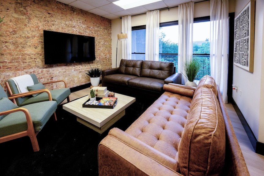 Luxe Downtown 3br W/ Balcony Sleeps 6 N. Main St. - Greenville, SC
