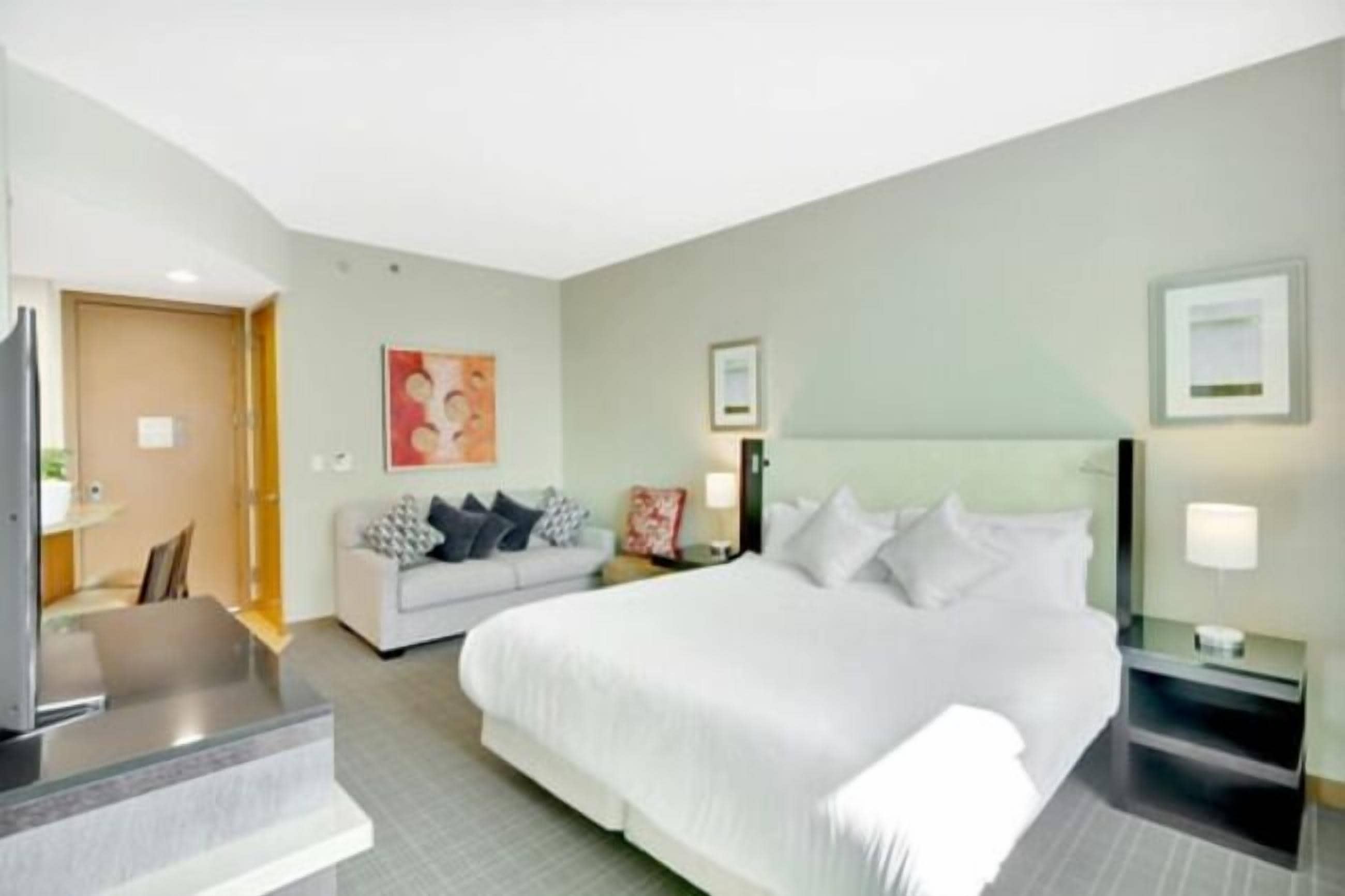 Comfort Condo, City View | Langsir/tirai gelap terus, seterika/papan seterika, Wi-fi percuma 