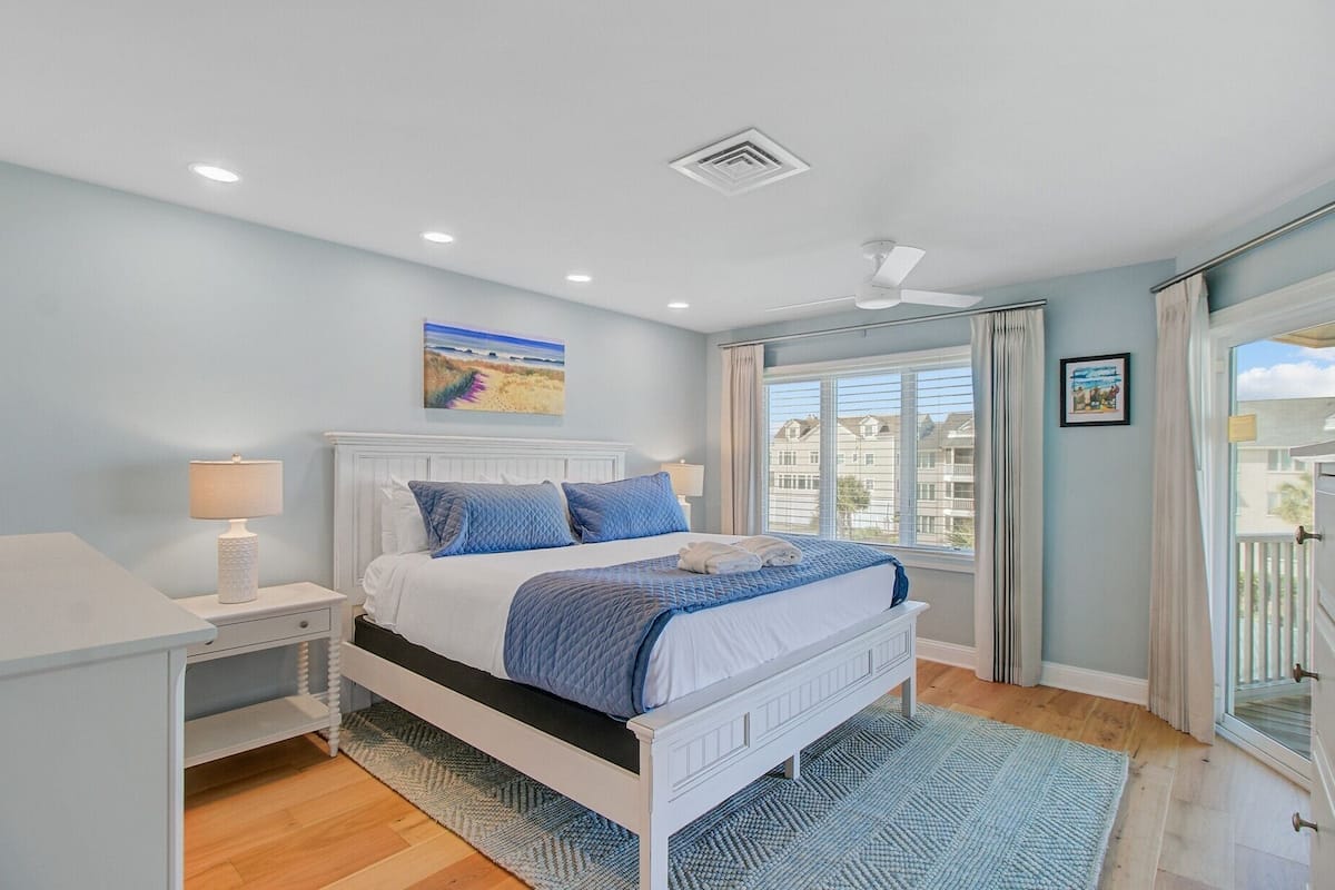 Condo (Port O' Call A303)