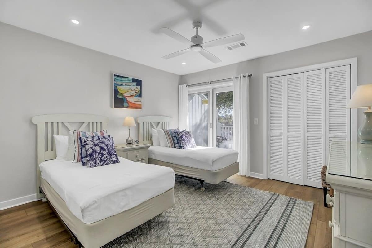 Condo (Racquet Club Villa 24)