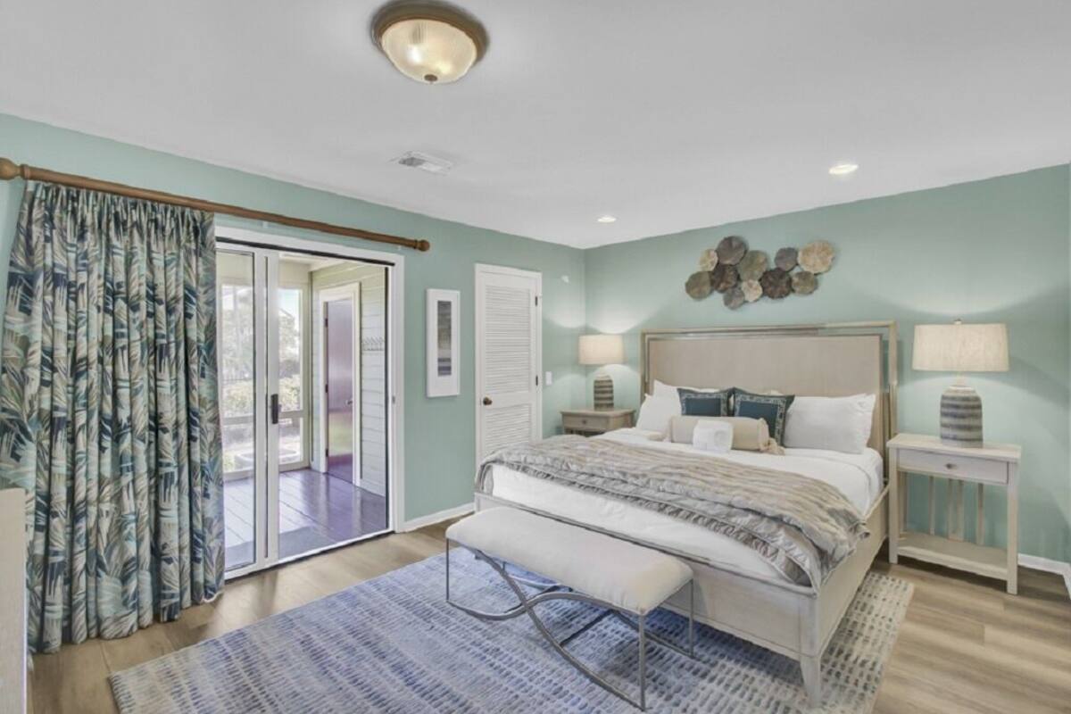 Condo (Mariners Walk 9C)