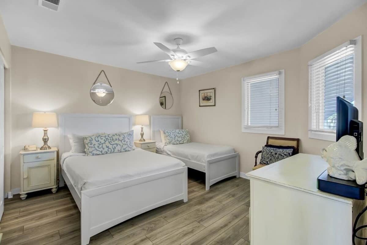 Condo (Tidewater H304)