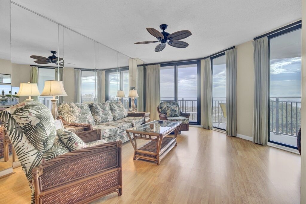Condo (Shipwatch 321D) | Living area