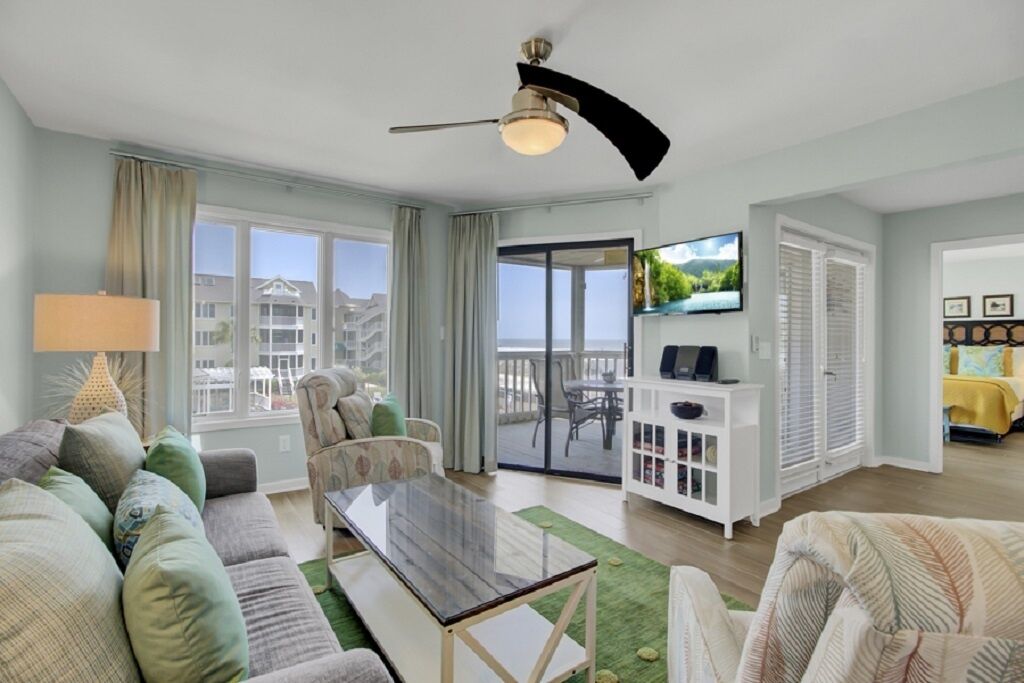 Condo (Tidewater I202) | Living area