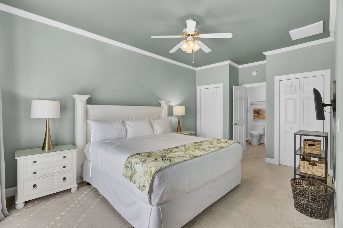 Condo (Links Clubhouse 16)