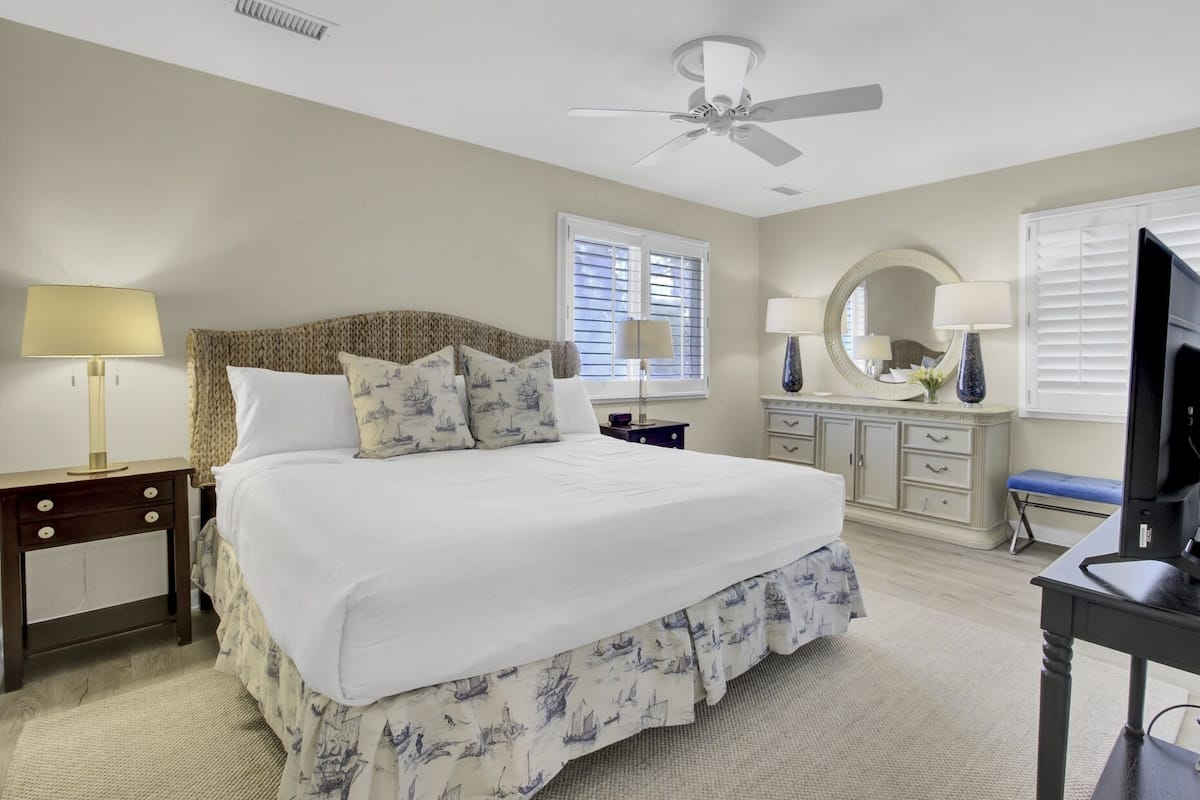 Condo (Mariners Walk 1B)
