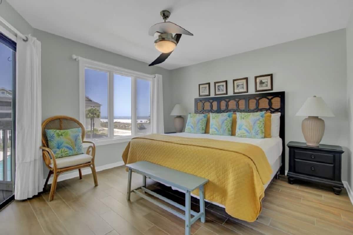 Condo (Tidewater I202)