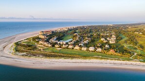 An aerial view of a coastal resort with beachfront properties, golf courses, and a large hotel. - Wild Dunes Vacation Condos 3&4 Bedrooms (Isle of Palms)