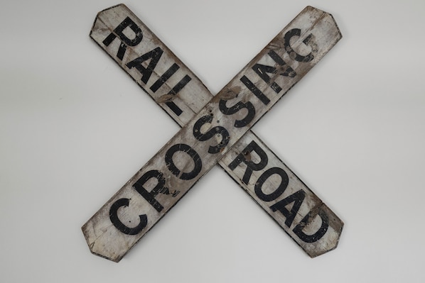 A railroad crossing sign. - The Rail & Pine Spacious Masthope Mountain Retreat (Lackawaxen)