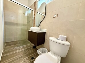 Loft Standar, 1 Tempat Tidur Double, dapur kecil | Kamar mandi | Shower, handuk, sabun, dan sampo