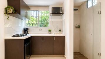 Comfort Loft, 1 Double Bed, Kitchenette, Garden View 101 | Cuisine privée | Micro-ondes, lave-vaisselle