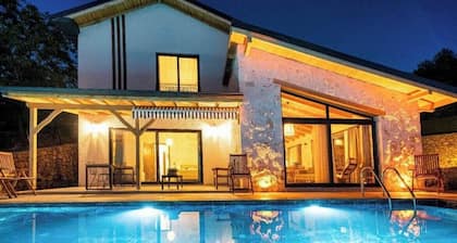 VILLA SERENE
3-bedroom villa in soothing Yakaköy / Fethiye with a cool breeze