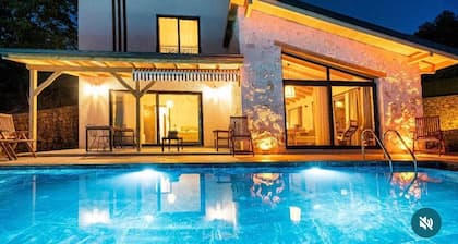 VILLA SERENE
3-bedroom villa in soothing Yakaköy / Fethiye with a cool breeze