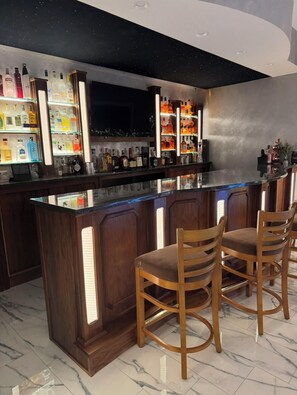Bar (on property) - Poolside Estate (Dubuque)