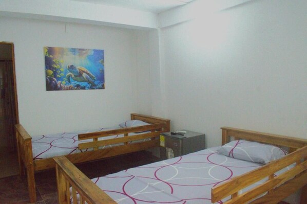 Habitación familiar, vista al jardín | Insonorización y wifi gratis 