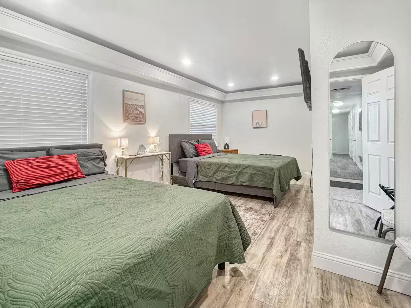 4 Schlafzimmer, Bügeleisen/Bügelbrett, WLAN, Bettwäsche