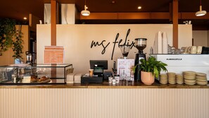 Dining - Elements on the Beach (St Kilda)