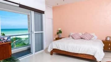 Superior-Doppelzimmer, Balkon, Strandblick | Bügeleisen/Bügelbrett, kostenloses WLAN