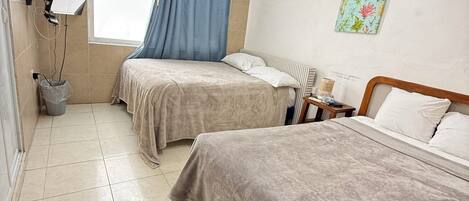 Basic Room | Iron/ironing board, free WiFi