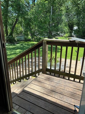 Terrace/patio - 3-bedroom house in Merriam--perfect for soccer fans--near I-35 (Mission)