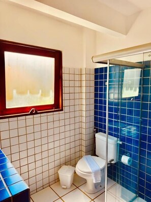Comfort Triple Room, Balcony, Garden View | Bathroom | Shower, free toiletries, towels, soap