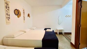 Chambre Familiale, véranda, vue jardin | Rideaux occultants, Wi-Fi gratuit