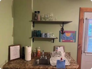 Interior - Wonderful 2-bedroom cottage sleeps 6-People & Pet Friendly (Suttons Bay)