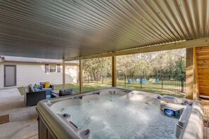 Terrace/patio - Home Sweet Hillsdale, Near Nash and the LAKE! (Hendersonville)