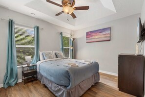 Iron/ironing board, travel cot, WiFi, bed sheets - 3BR Villa in Gated HOA Near Disney (Kissimmee)