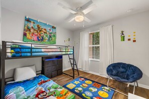 Iron/ironing board, travel cot, WiFi, bed sheets - 3BR Villa in Gated HOA Near Disney (Kissimmee)